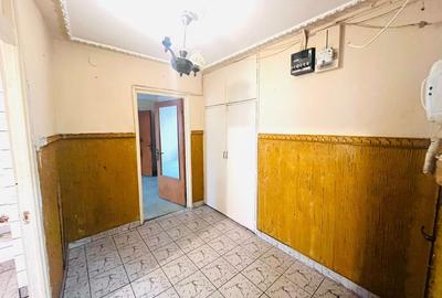 APARTAMENT 3 CAMERE & 2 BAI BLOC 1980 REABILITAT TERMIC GORJULUI