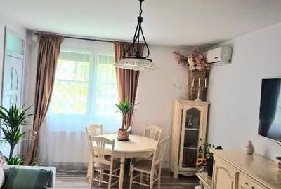 Apartament cu 3 camere semidecomandat, mobilat în Titan