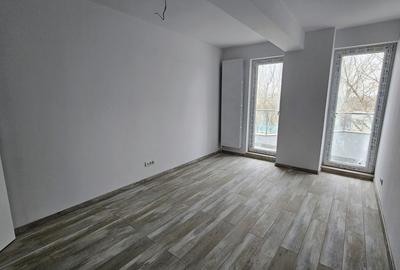 Apartament cu 3 camere decomandat în Theodor Pallady