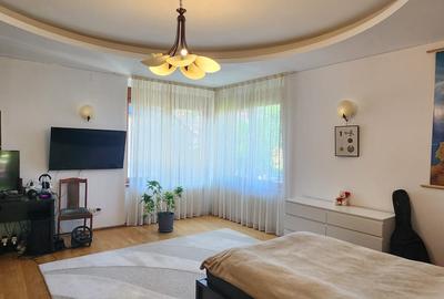 Apartament cu 4 camere decomandat în Centrul Civic