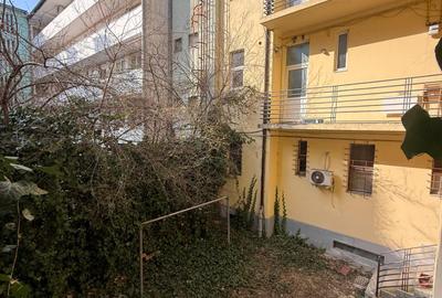 Apartament de închiriat, 3 camere, 75 mp, Piața Mihai Viteazul - 18