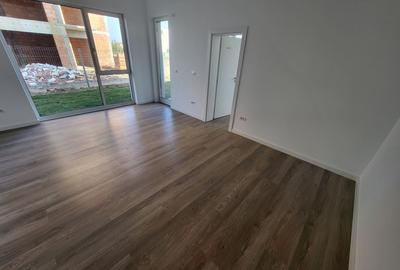 COMISION%. BLOC NOU in ORAS. Gradina proprie. Spatios - 2