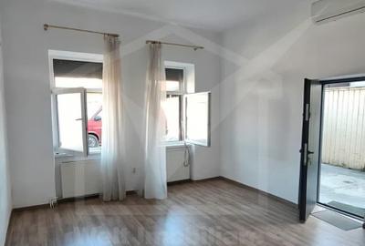 Apartament cu 2 camere semidecomandat în Plopilor