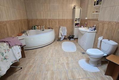 1 2 Duplex de Vânzare 152 mp utili + 455 mp teren Locație Excelentă! - 9