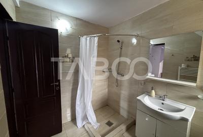 Casa de inchiriat ideala pentru muncitori   5 camere + curte - 28