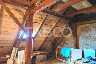 Casa si curte pretabila pentru 2 familii 980 mp teren liber Cisnadie - 31