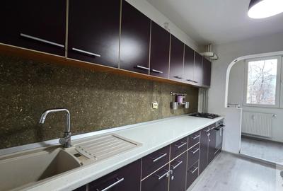 Rahova -Barca -4 camere bloc reabilitat etaj 3 - 4