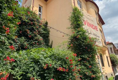 Villa with Art Deco Elements - 11