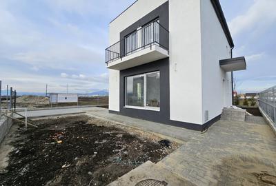 Casa individuala cu patru camere, Primaverii, Sanpetru - 1