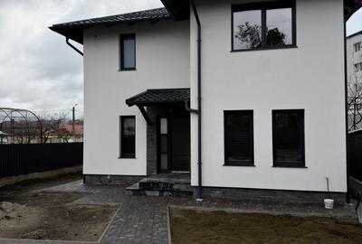 Casa noua cu etaj la cheie zona Scolii 11 - 1