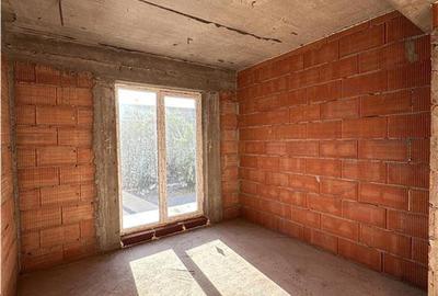 Casă individuală cu 4 camere în Giroc