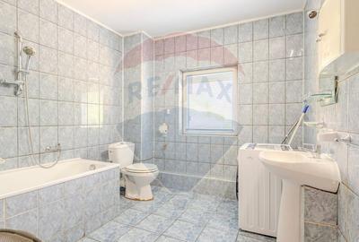 Vila rezidential/  gradina de vis/sera/ panouri/ Sanpetru! - 28