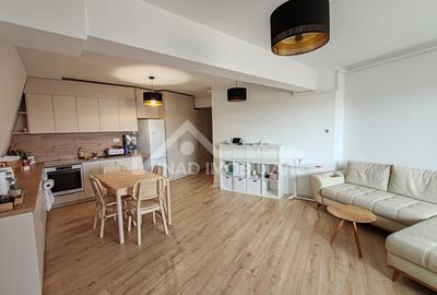 Apartament cu 4 camere semidecomandat, mobilat în Zorilor