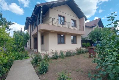 Vanzare vila pentru 2 familii in com BERCENI. jud.ILFOV - 1