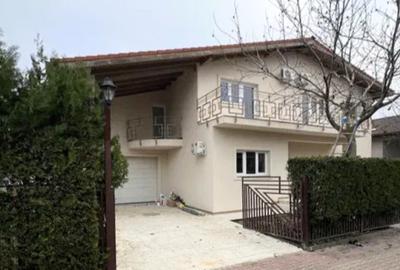 Casă individuală cu 4 camere în Pipera