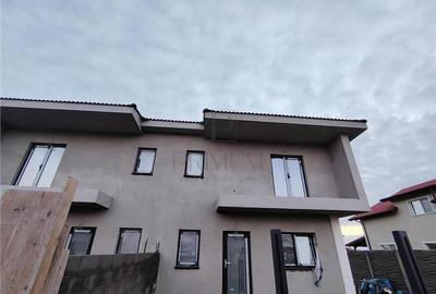 Duplex cu 4 camere în Moșnița Nouă