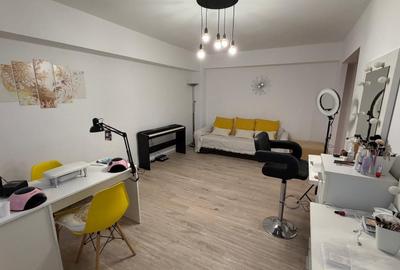 Apartament cu 2 camere decomandat în Trocadero