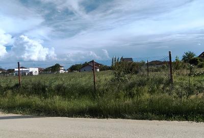 Teren Construcții intravilan de 1500 mp, în 1 Decembrie