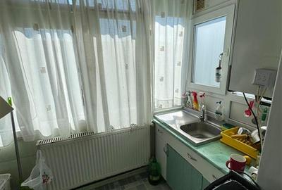 Apartament cu 3 camere - 71 m.p.- Nicolina 2, geam la baie - 8