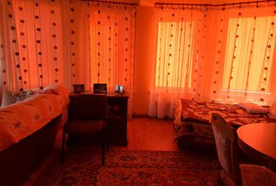Casa-Vila ultrafinisata in regim D+P+E cu toate utilitatile cu 900 mp,teren - 12