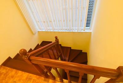 Casa D+P+M zona Grdina Poporului finisata +9 ari teren 308.000eur neg - 7