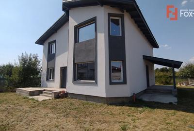 Casă individuală cu 5 camere în Utvin