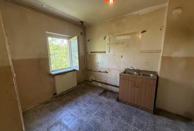 Apartament cu 2 camere, 52 mp + balcon, etaj 4/5 - Ideal pentru investitie - 5