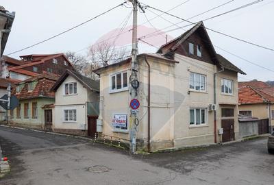 Corp de casa cu 2 studiouri independente, ideal pentru regim hotelier - 1