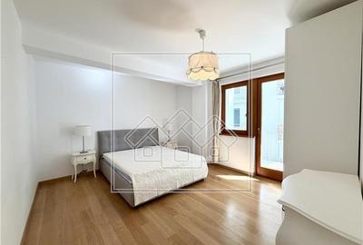 Apartament cu 3 camere decomandat în Calea Dumbrăvii