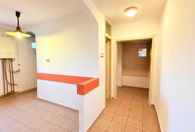 Apartament cu 3 camere decomandat, mobilat în Olimpia-Stadion