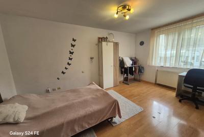 De vânzare – Apartament cu 4 camere | 80 mp | Parter înalt | Boxă + Parcare | Zo - 10
