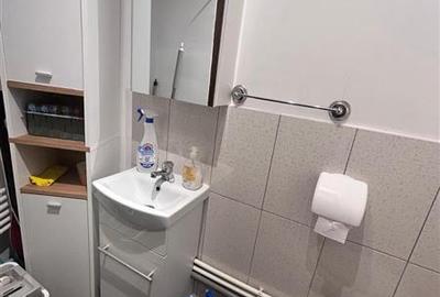 RESITA- CHIRIE, CABINET MEDICAL, SPATIU COMERCIAL SAU APARTAMENT LA CURTE; 2 cam - 10