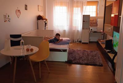 Apartament cu 2 camere decomandat în Tomis Plus