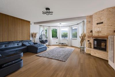 Vila cu doua fronturi si gradina matura, rezidenta sau investitie - 1