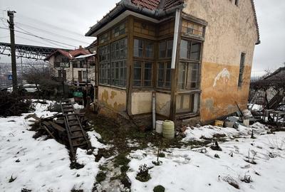 Casă demolabilă, teren 461 mp, Intersecția 7 străzi, zona Gruia - 2