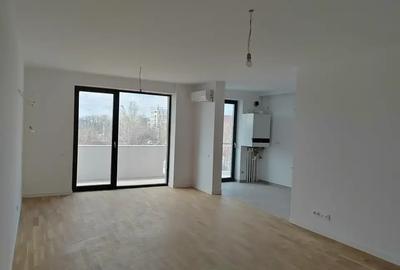 Apartament cu 3 camere decomandat în Sisești