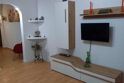 Apartament cu 3 camere semidecomandat, mobilat în Brâncoveanu