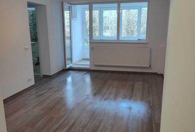 Apartament cu 3 camere semidecomandat în Drumul Taberei