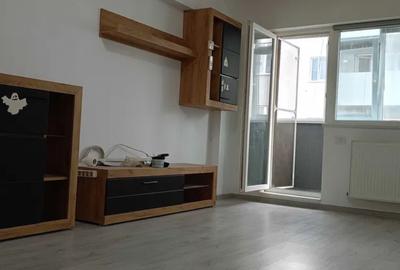 Apartament cu 2 camere decomandat, mobilat în Titan
