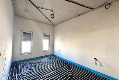 Duplex pe parter - 3 camere - teren generos -  Sacalaz - 4