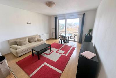Apartament cu 2 camere semidecomandat, mobilat în Central