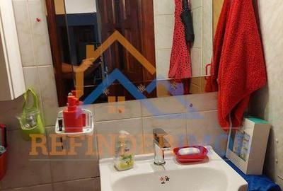 Apartament de vanzare cu 3 camere, 2 gr sanitare - zona 13 Septembrie - 8