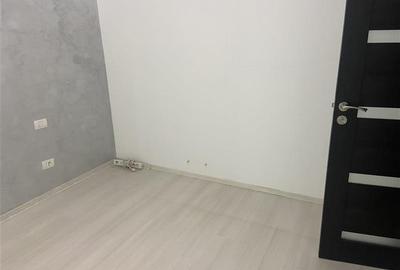 Apartament 3 camere , zona centrala Inspectoratul Scolar,  et 4 4, decomandat , - 7