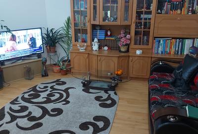 Apartament  decomandat  4 camere ultracentral (zona Primarie) etajul 4/4.