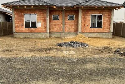 Duplex cu 3 camere în Moșnița Veche