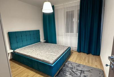 Apartament cu 3 camere decomandat, mobilat în Tineretului