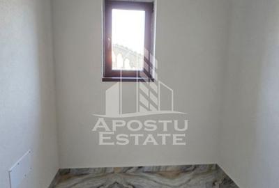 Casa de vanzare spatioasa, 5 camere si 3 bai, Giarmata, Comision 0 - 16