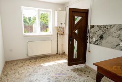 Casă renovată, spațiu pentru familie și grădină - Moinesti - 18