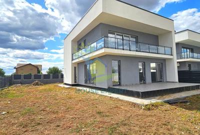 Casă individuală cu 5 camere în Corbeanca