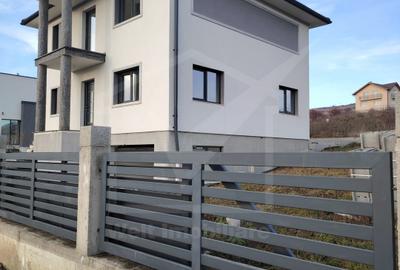 Casă individuală cu 4 camere în Chinteni